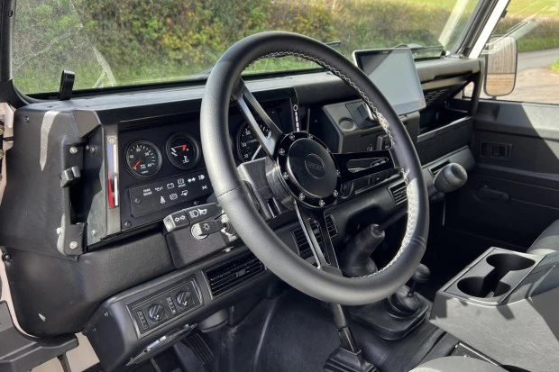 1997 Land Rover Defender 110 - Image 5 of 8