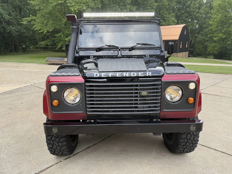 1997 Land Rover Defender 110 - Image 5 of 31