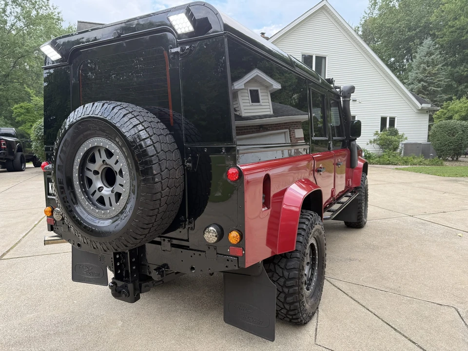 1997 Land Rover Defender 110 - Image 9 of 31