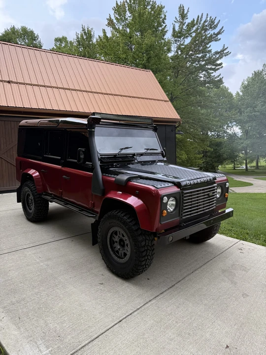 1997 Land Rover Defender 110 - Image 8 of 31