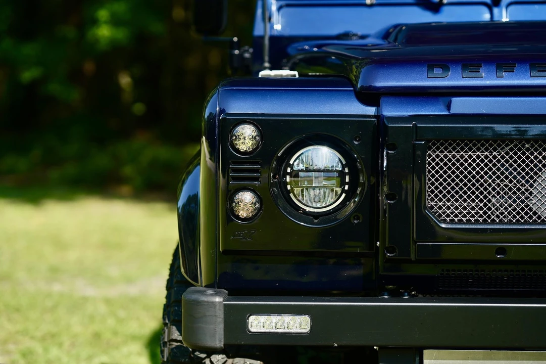 1997 Land Rover Defender 110 - Image 19 of 21