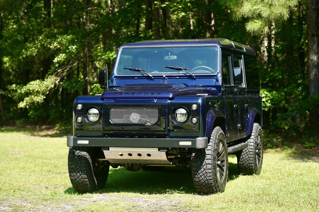 1997 Land Rover Defender 110 - Image 10 of 21