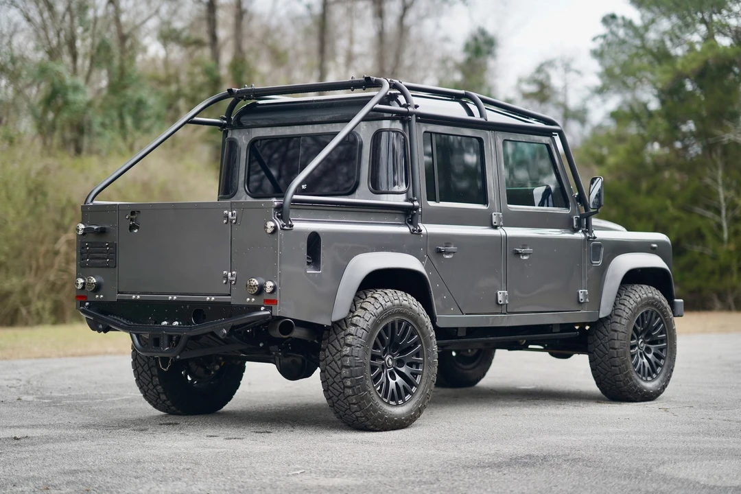1997 Land Rover Defender 110 - Image 5 of 21