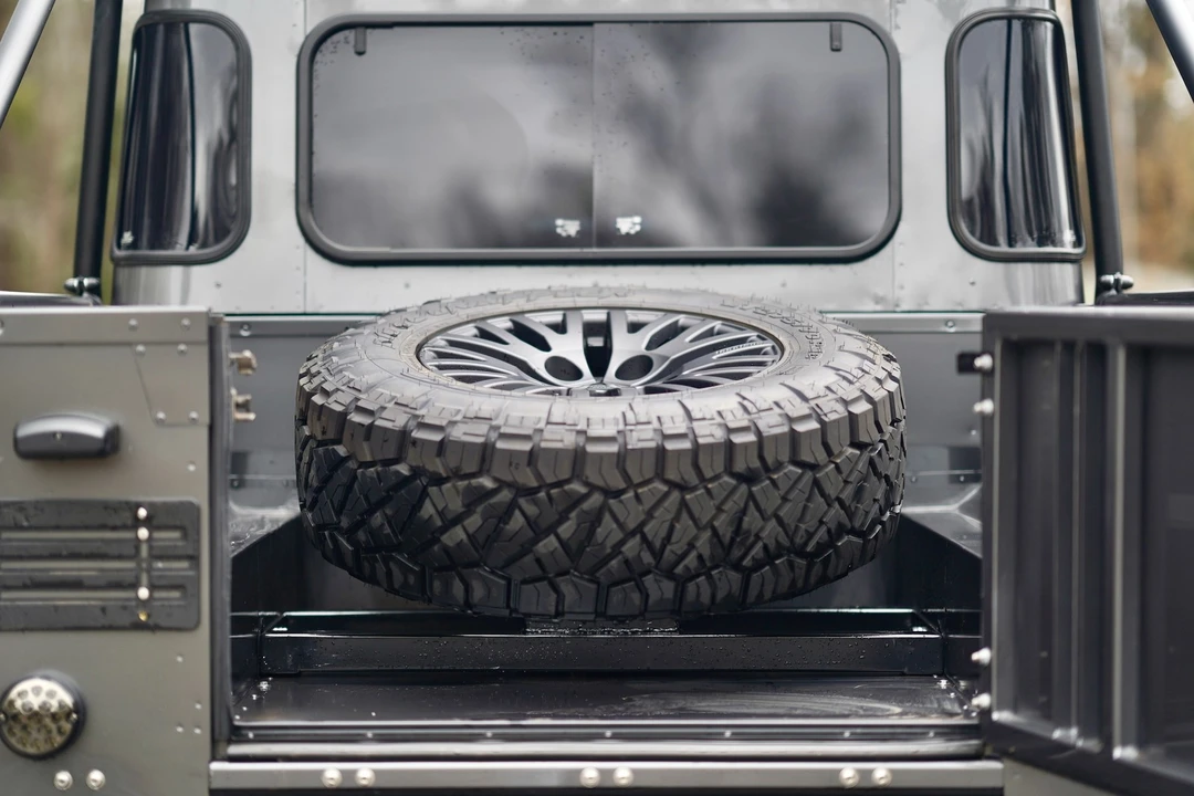 1997 Land Rover Defender 110 - Image 26 of 31