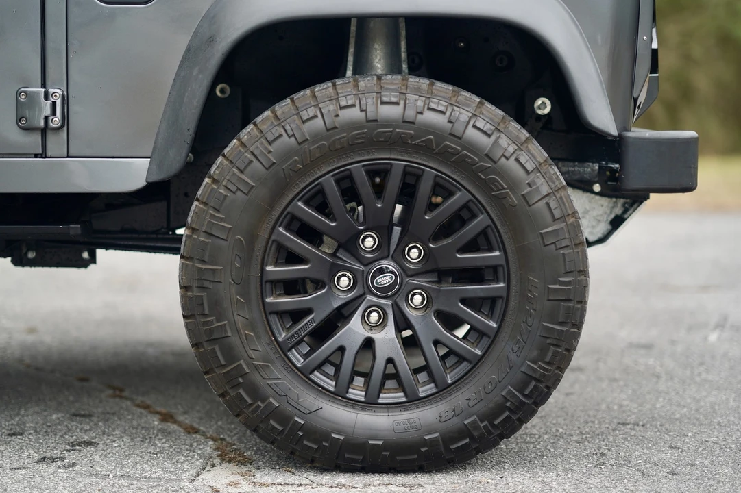 1997 Land Rover Defender 110 - Image 28 of 31