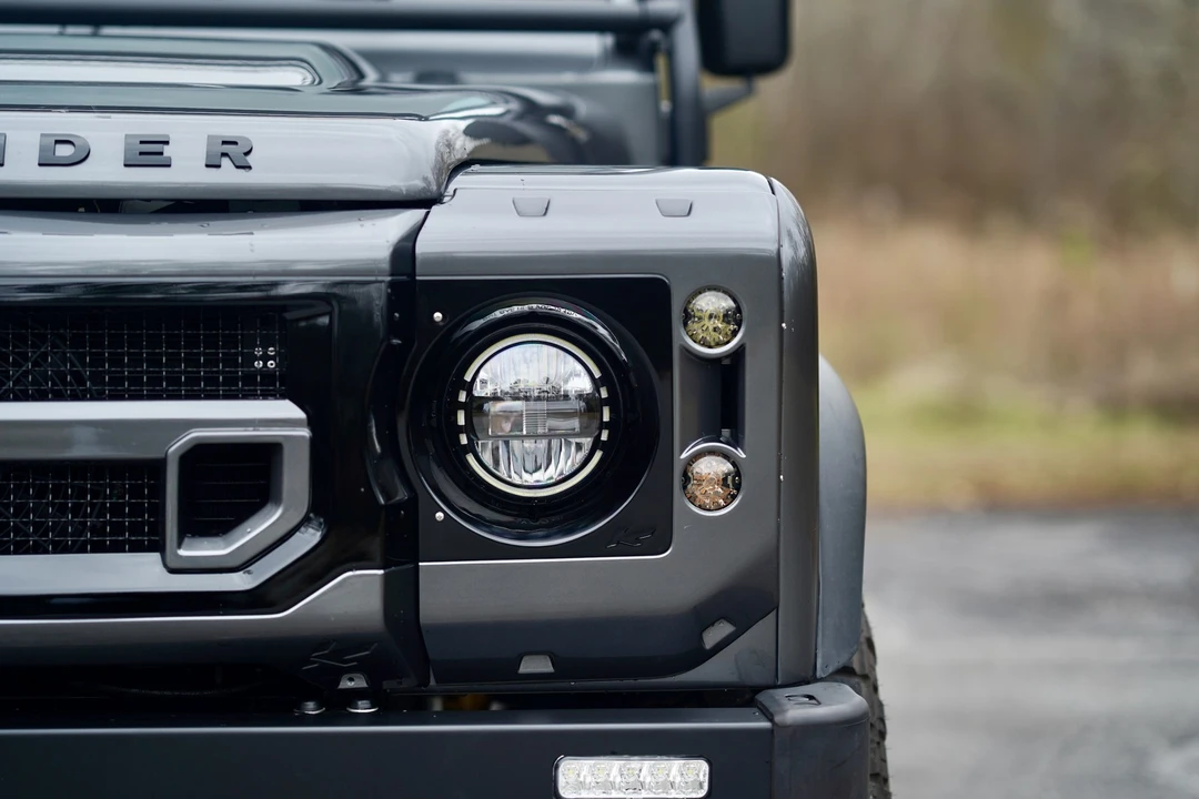 1997 Land Rover Defender 110 - Image 16 of 21