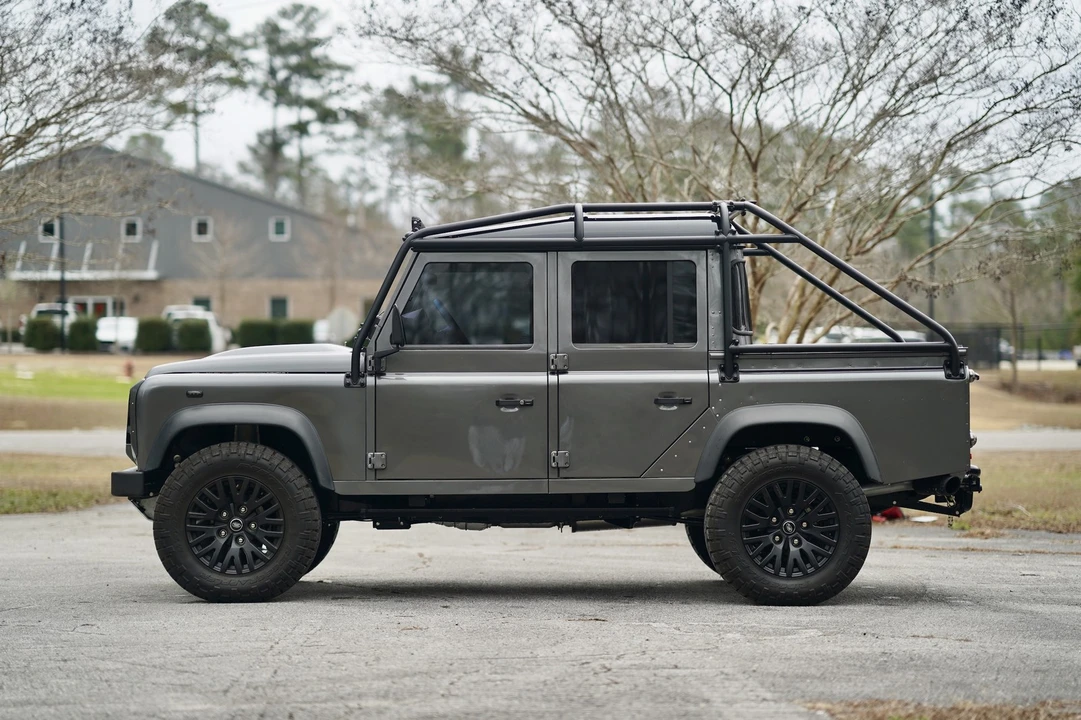1997 Land Rover Defender 110 - Image 11 of 21