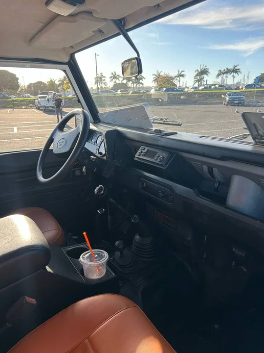 1997 Land Rover Defender 110 - Image 7 of 15