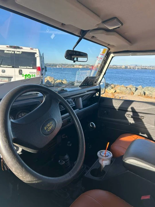 1997 Land Rover Defender 110 - Image 8 of 15