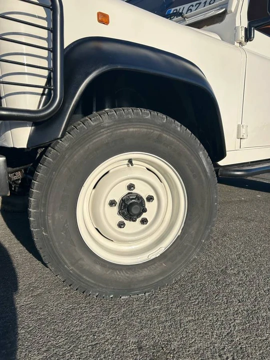1997 Land Rover Defender 110 - Image 14 of 15