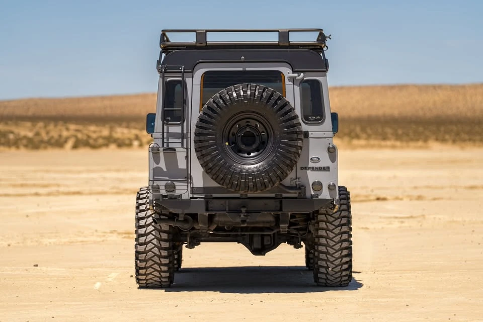 1997 Land Rover Defender 110 - Image 6 of 20