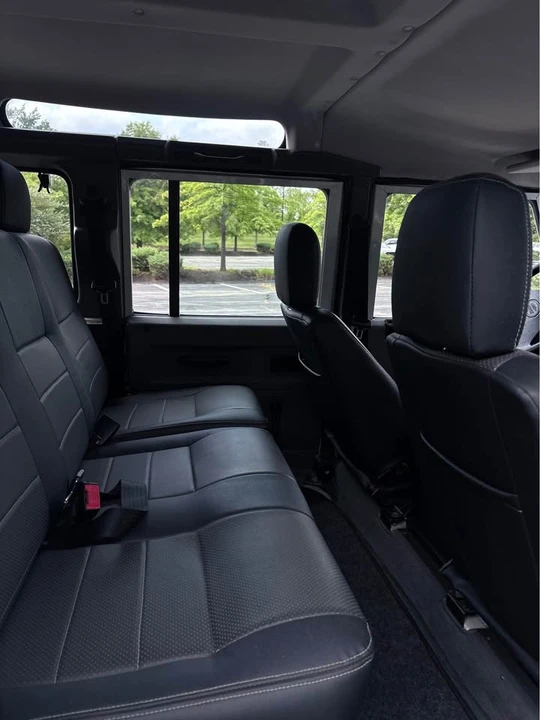 1997 Land Rover Defender 110 - Image 6 of 13