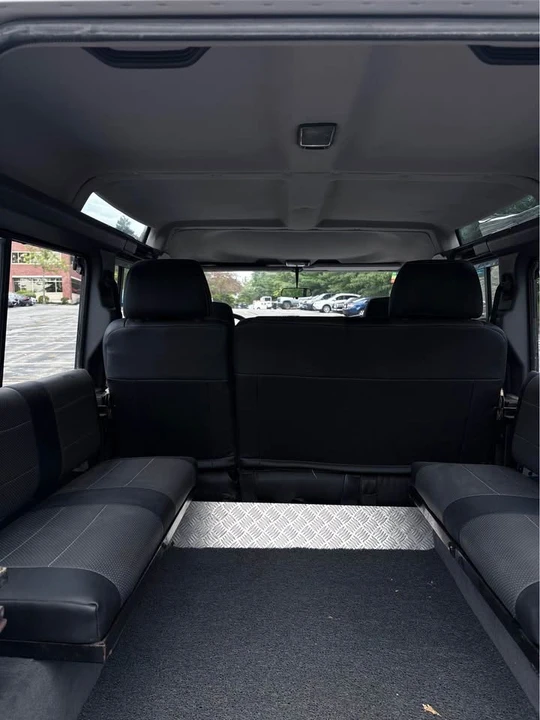 1997 Land Rover Defender 110 - Image 7 of 13