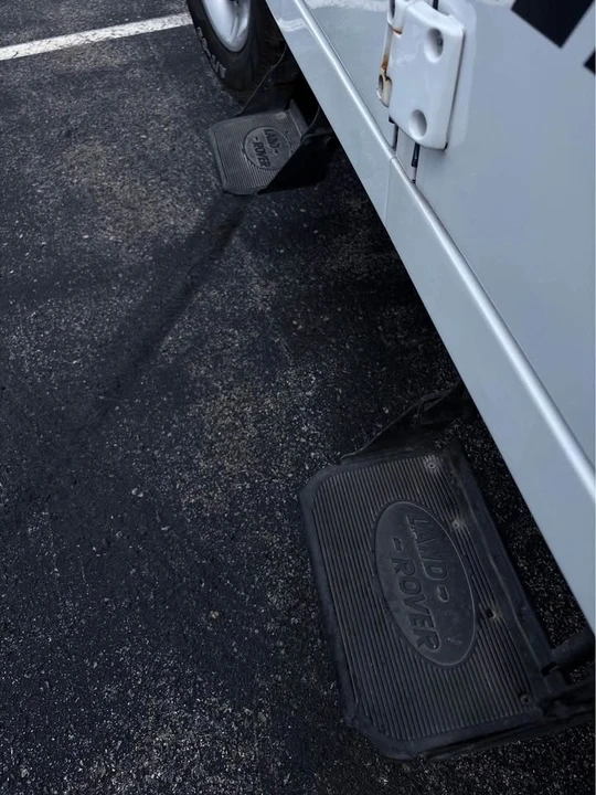 1997 Land Rover Defender 110 - Image 10 of 13