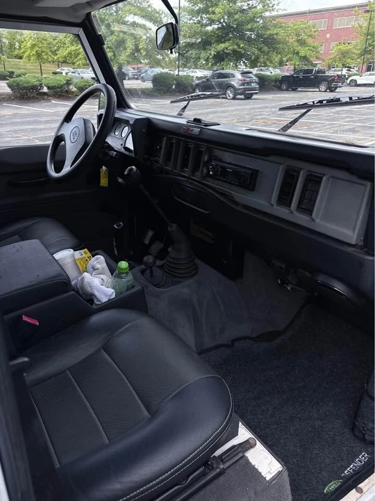 1997 Land Rover Defender 110 - Image 5 of 13