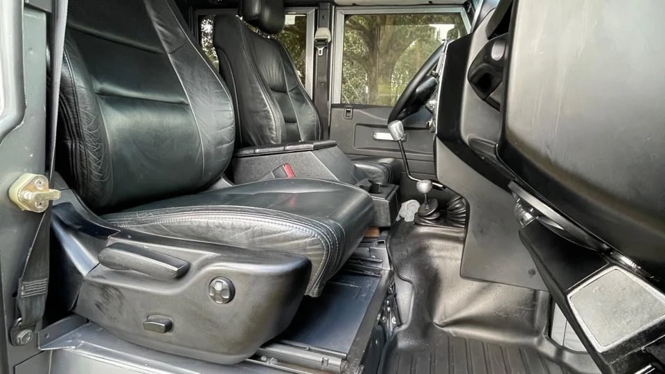 1997 Land Rover Defender 110 - Image 7 of 20