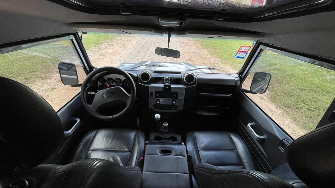 1997 Land Rover Defender 110 - Image 10 of 20