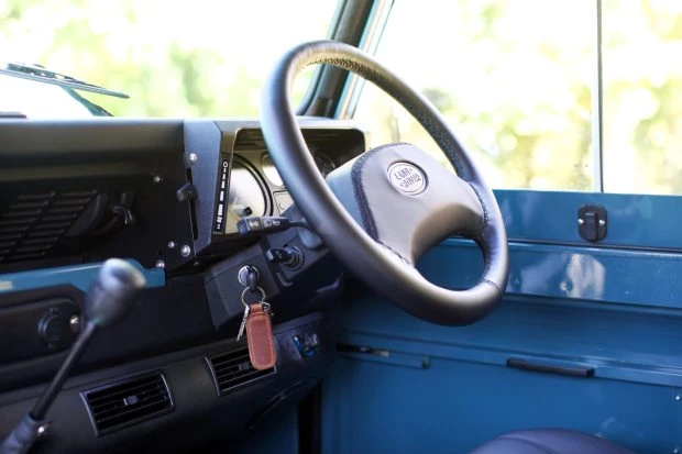 1997 Land Rover Defender 110 - Image 5 of 7