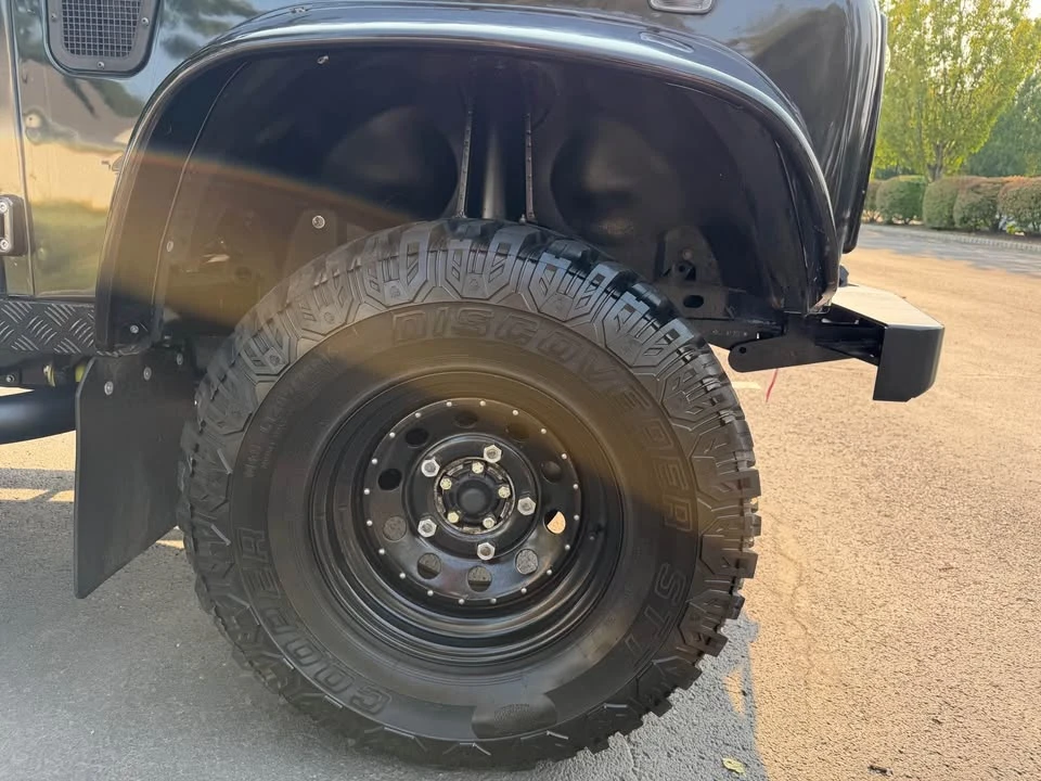 1997 Land Rover Defender 110 - Image 3 of 19