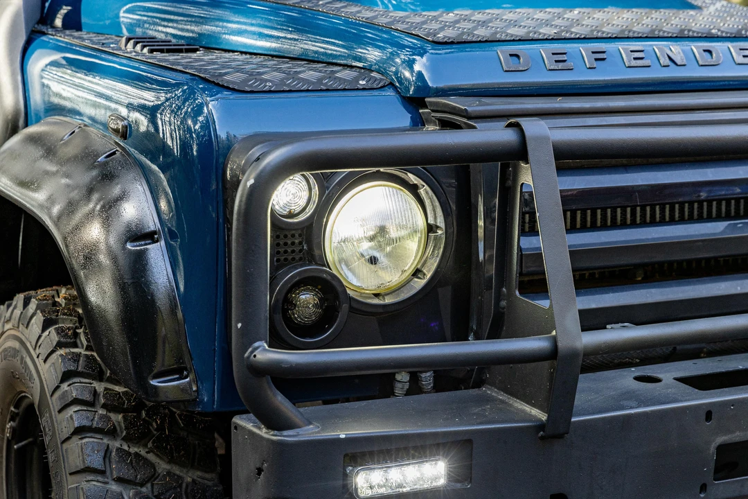 1997 Land Rover Defender 110 - Image 10 of 30
