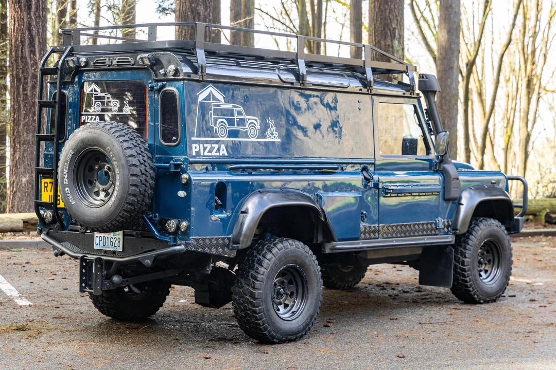 1997 Land Rover Defender 110 - Image 8 of 30