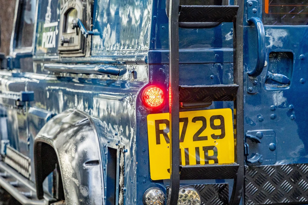1997 Land Rover Defender 110 - Image 19 of 30