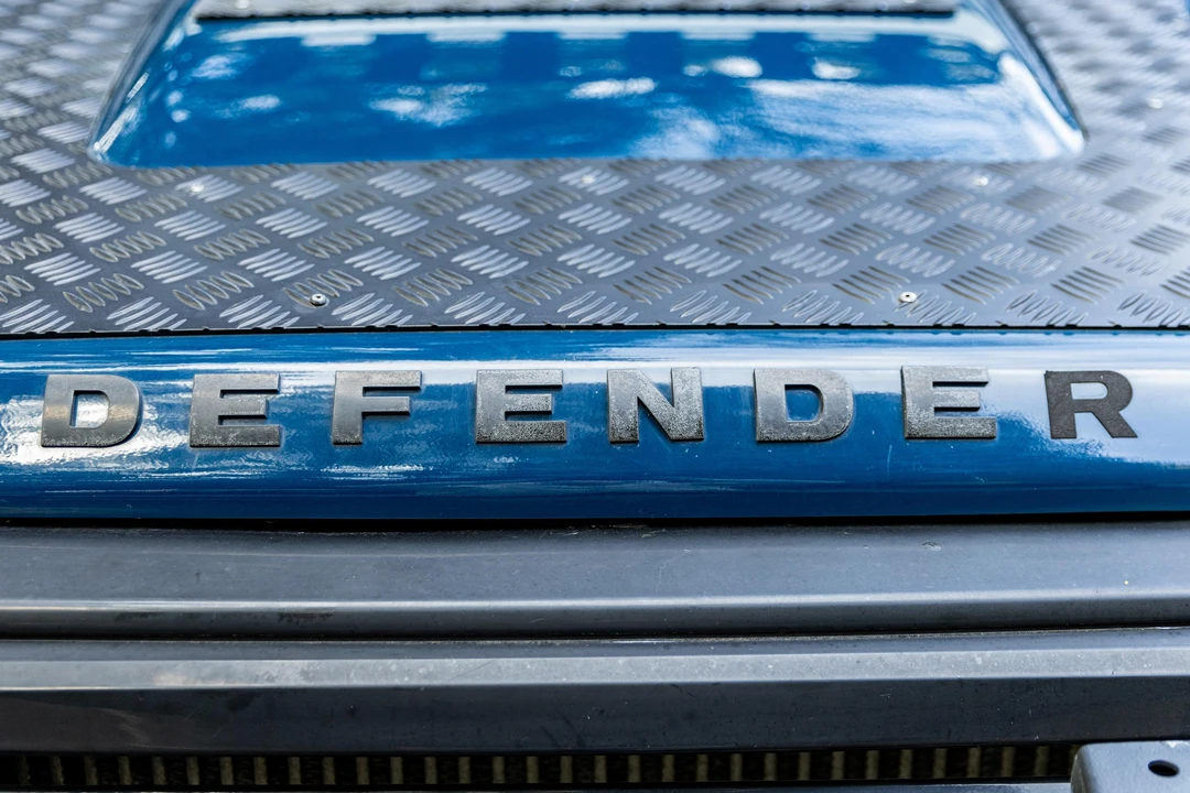 1997 Land Rover Defender 110 - Image 12 of 30