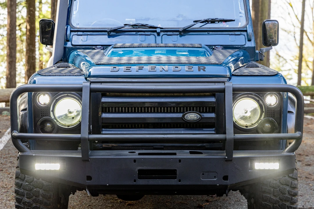 1997 Land Rover Defender 110 - Image 11 of 30
