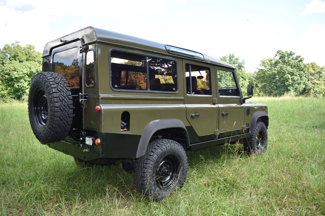 1997 Land Rover Defender 110 - Image 16 of 31