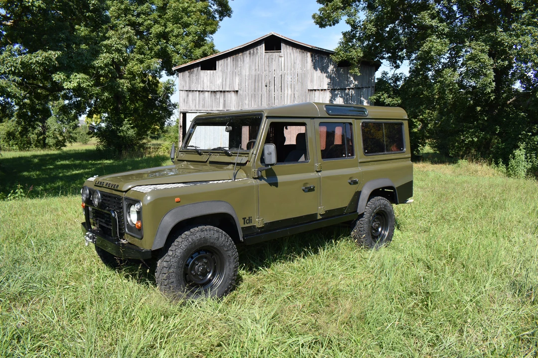 1997 Land Rover Defender 110 - Image 10 of 31