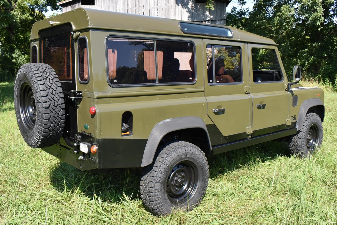 1997 Land Rover Defender 110 - Image 4 of 31