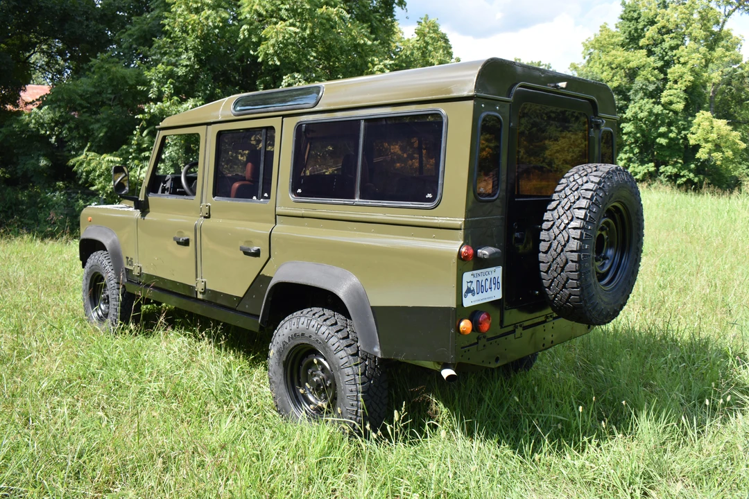 1997 Land Rover Defender 110 - Image 15 of 31