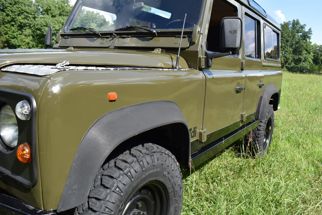 1997 Land Rover Defender 110 - Image 26 of 31