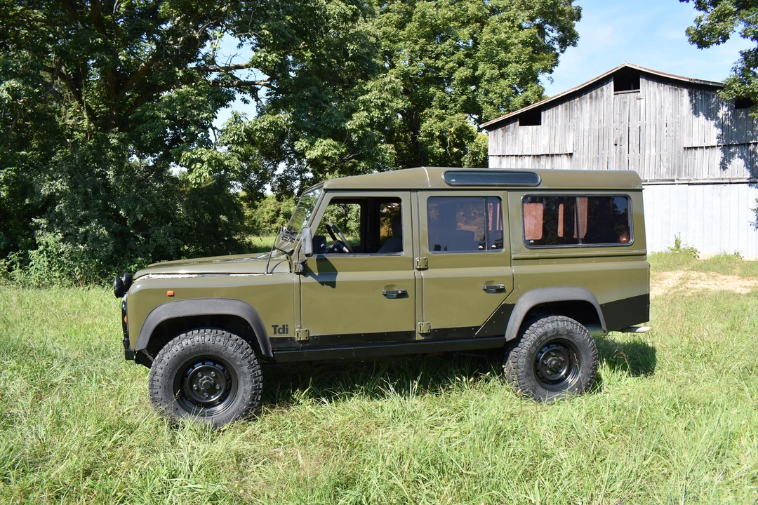 1997 Land Rover Defender 110 - Image 12 of 31