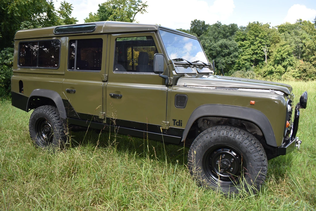 1997 Land Rover Defender 110 - Image 3 of 31
