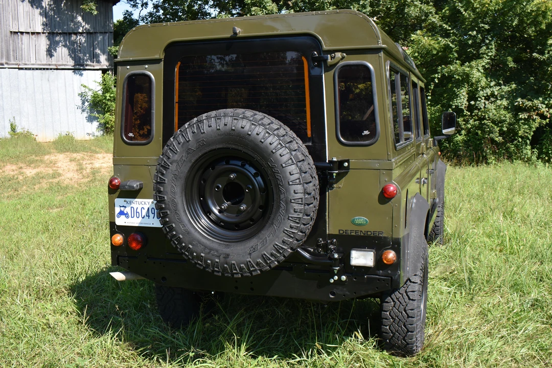 1997 Land Rover Defender 110 - Image 5 of 31