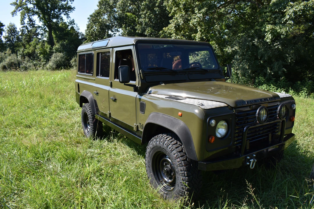 1997 Land Rover Defender 110 - Image 19 of 31