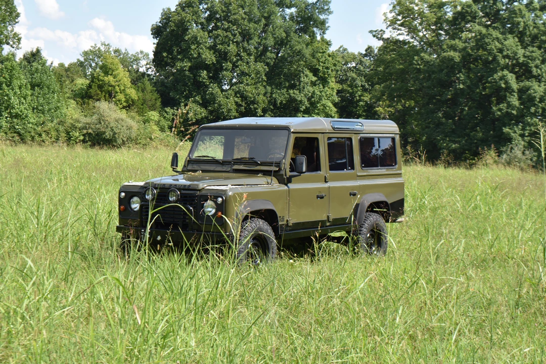 1997 Land Rover Defender 110 - Image 9 of 31