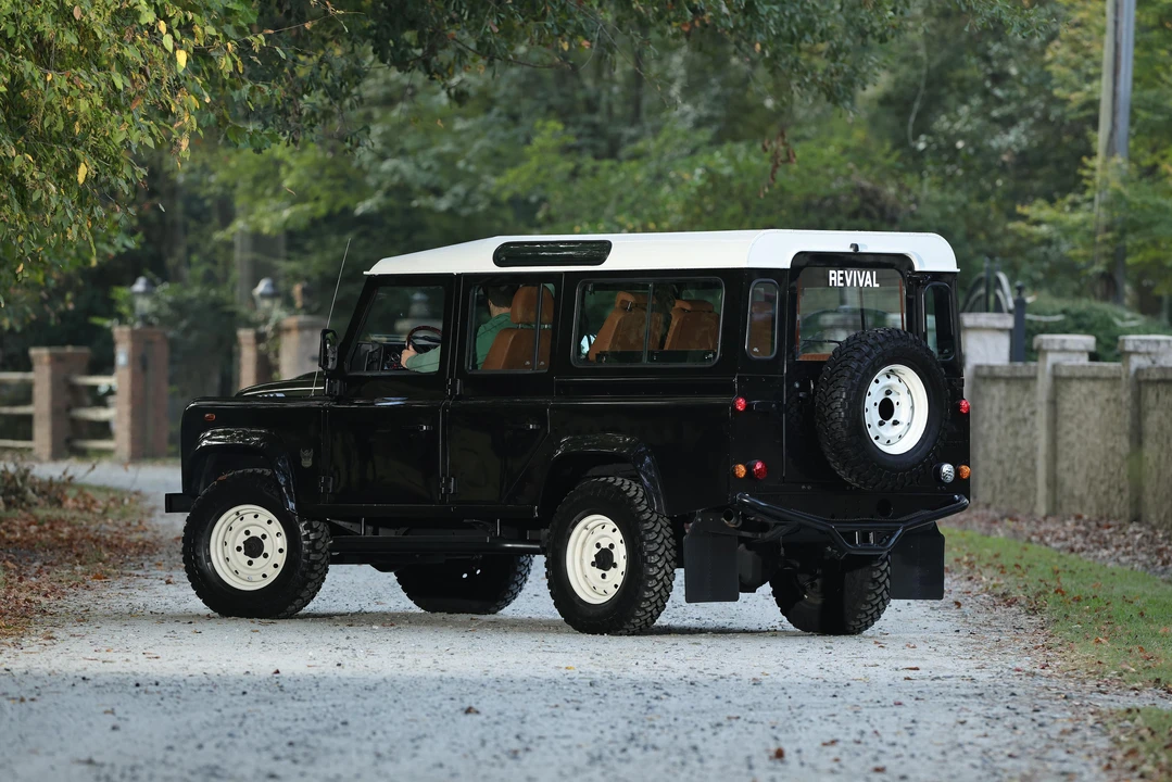 1997 Land Rover Defender 110 - Image 13 of 31