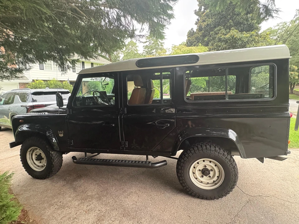 1997 Land Rover Defender 110 - Image 17 of 31