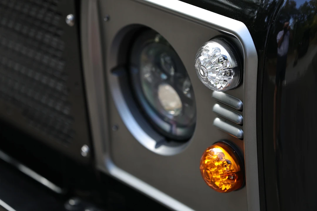 1997 Land Rover Defender 110 - Image 25 of 31