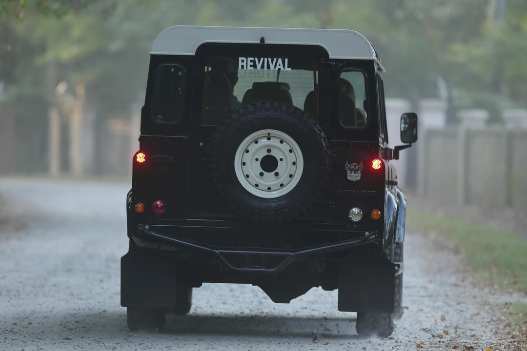 1997 Land Rover Defender 110 - Image 5 of 31