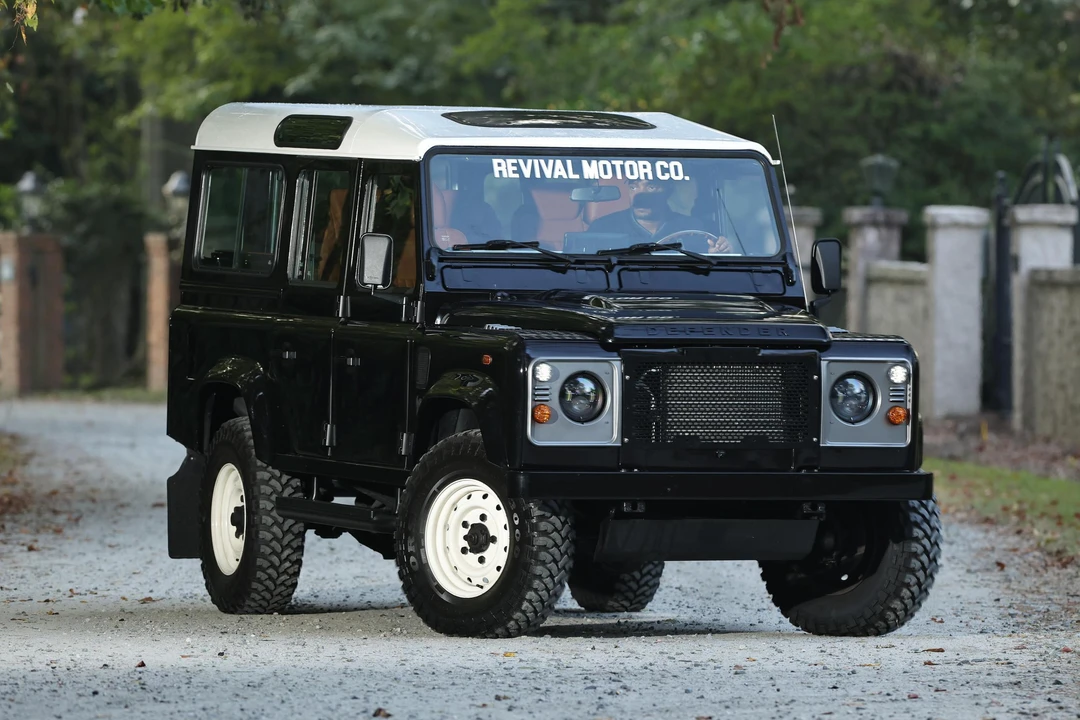 1997 Land Rover Defender 110 - Image 3 of 31