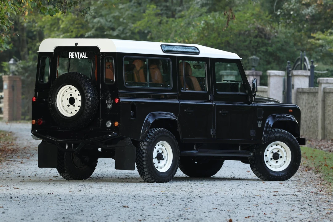 1997 Land Rover Defender 110 - Image 4 of 31