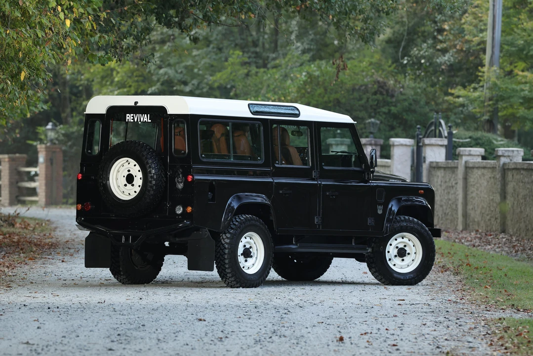 1997 Land Rover Defender 110 - Image 15 of 31