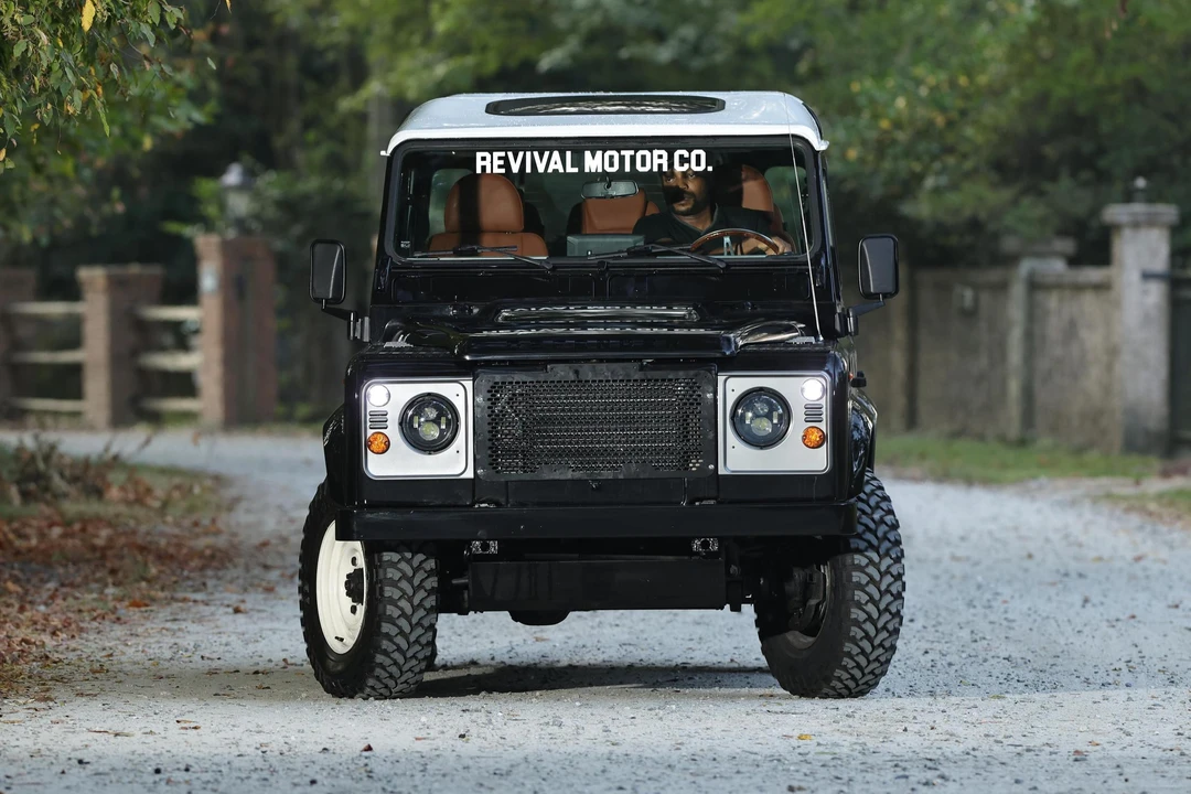 1997 Land Rover Defender 110 - Image 2 of 31