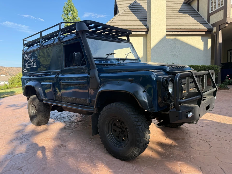 1997 Land Rover Defender 110 - Image 14 of 31