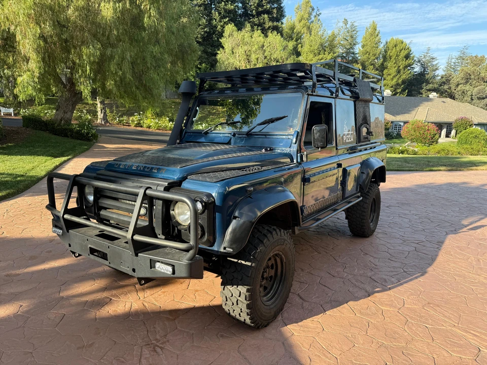 1997 Land Rover Defender 110 - Image 7 of 31