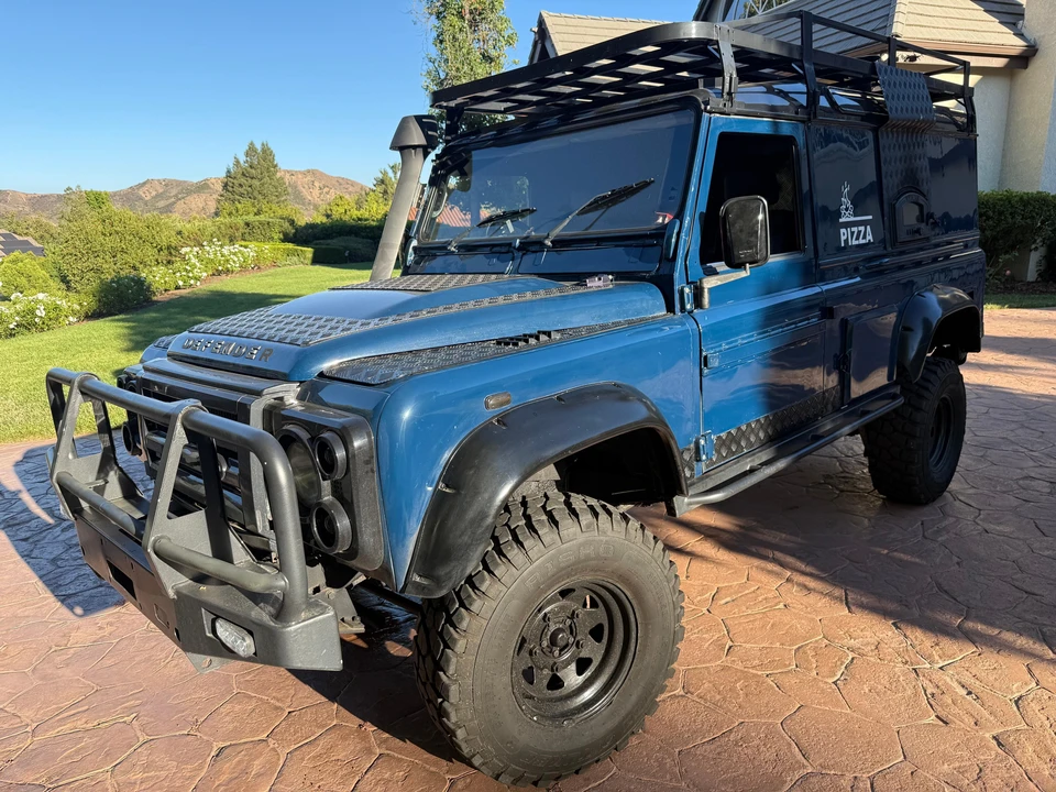 1997 Land Rover Defender 110 - Image 8 of 31