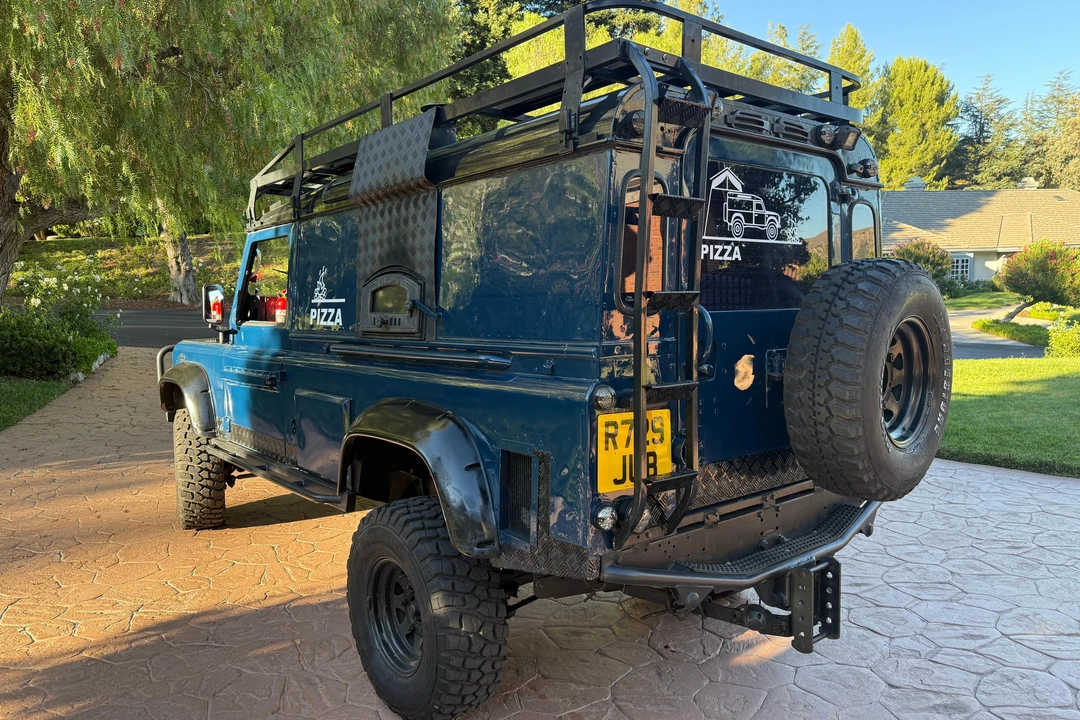 1997 Land Rover Defender 110 - Image 4 of 31